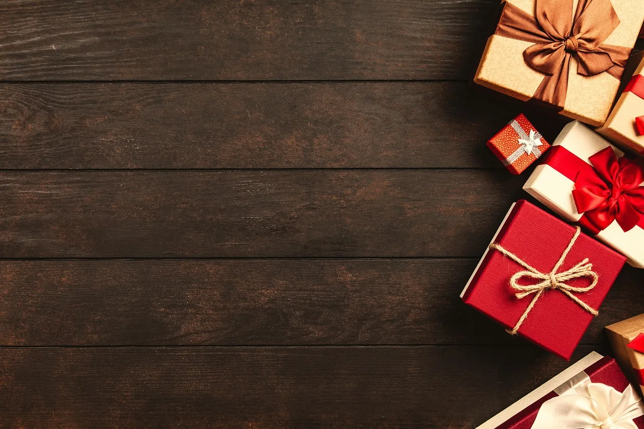 gift, box, mac wallpaper, christmas, present, 4k wallpaper 1920x1080, celebration, hd wallpaper, beautiful wallpaper, holiday, seasonal, background, wooden, free background, full hd wallpaper, windows wallpaper, old, 4k wallpaper, table, wallpaper 4k, free wallpaper, top, view, wallpaper hd, cool backgrounds, ribbon, laptop wallpaper, desktop backgrounds, wrapping, flat lay, copy space